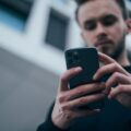 Gebeld door +31 435 69 02 06: wat betekent het en wat kun je doen?