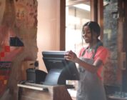 Van gastvrouw tot icoon: Het begin van Thérèse Boer