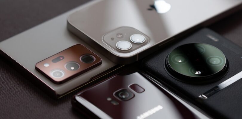 De opkomst van de eerste smartphone: van uitvinding tot alledaags apparaat