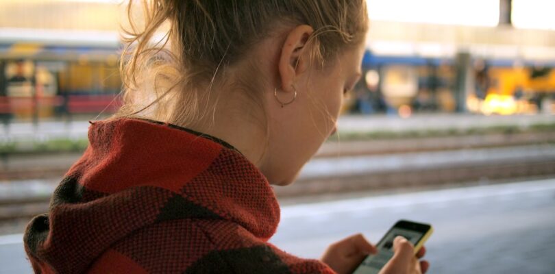 Bellen buitenland: zo voorkom je een hoge rekening na je vakantie